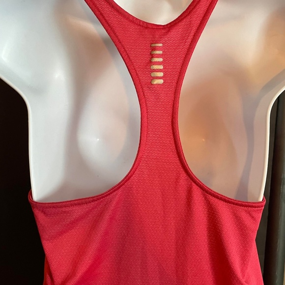 UnderArmor Racerback light breezy tank XS - Picture 2 of 3